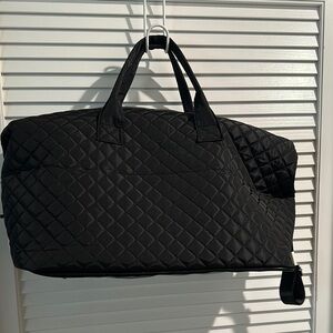 NWT Alexis Bendel Quilted Large Travel/Weekender Bag W/Front Pocket/detach Strap